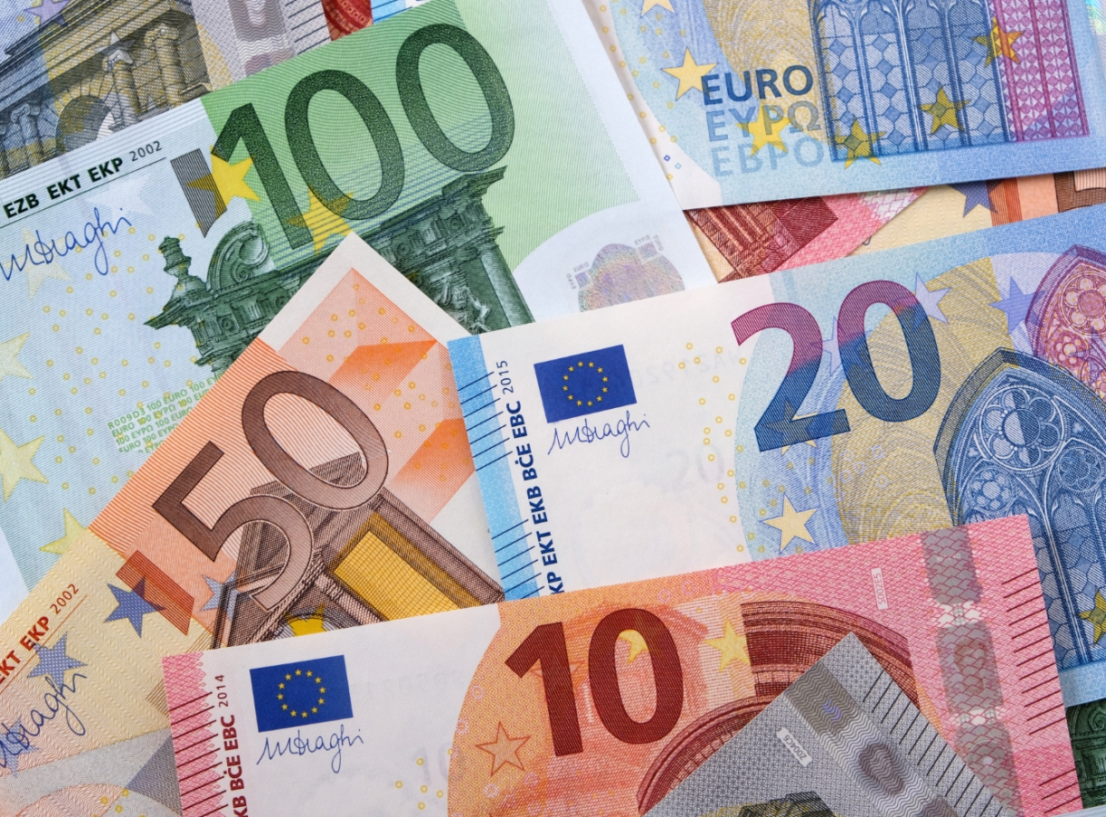 Potężny zastrzyk gotówki z funduszy unijnych: Polska ma do dyspozycji ponad 76 mld euro
