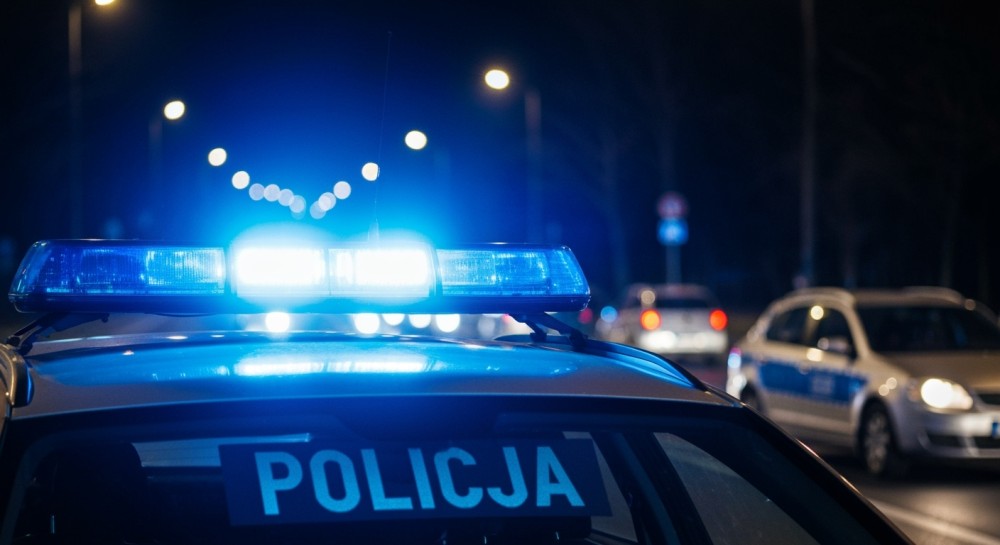 Zniszczone mienie w Katowicach – rozpoznajesz tego mężczyznę?