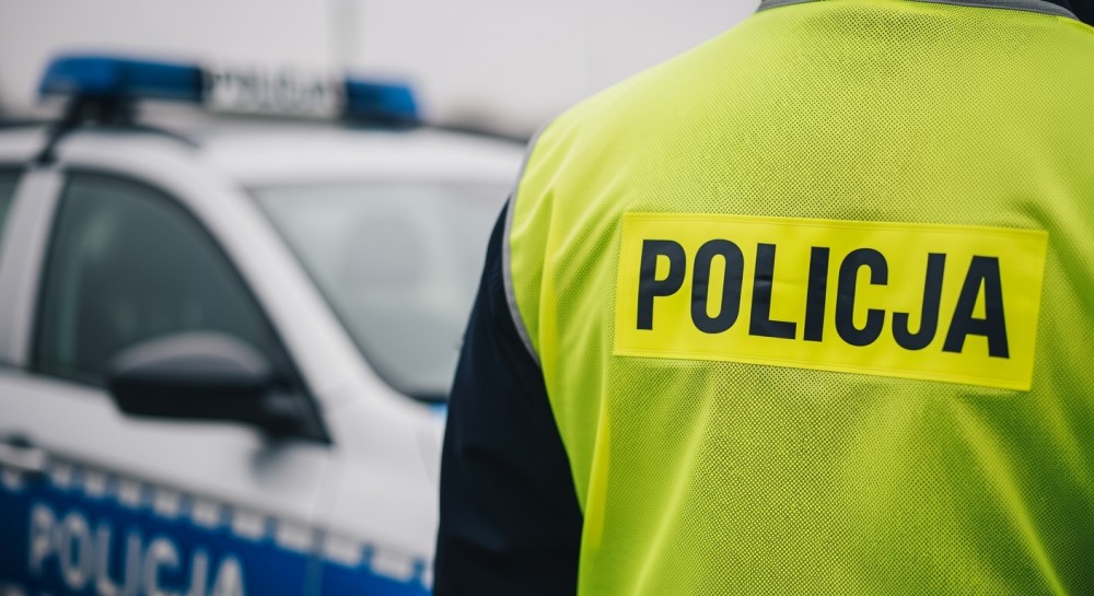 Lód spadł z naczepy tuż przed policyjny radiowóz na A4