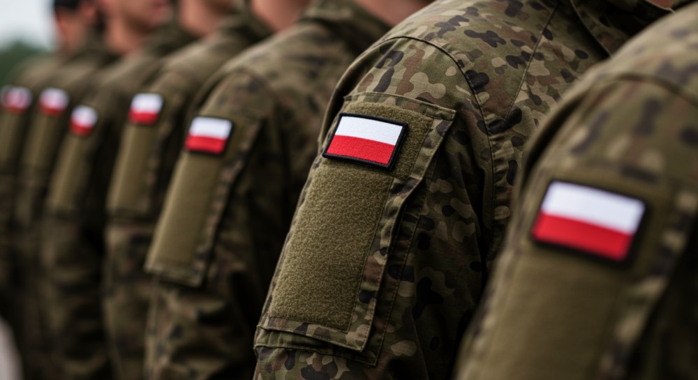 Wzmożone patrole na torach: Policja i wojsko dbają o bezpieczeństwo kolei w Śląskiem